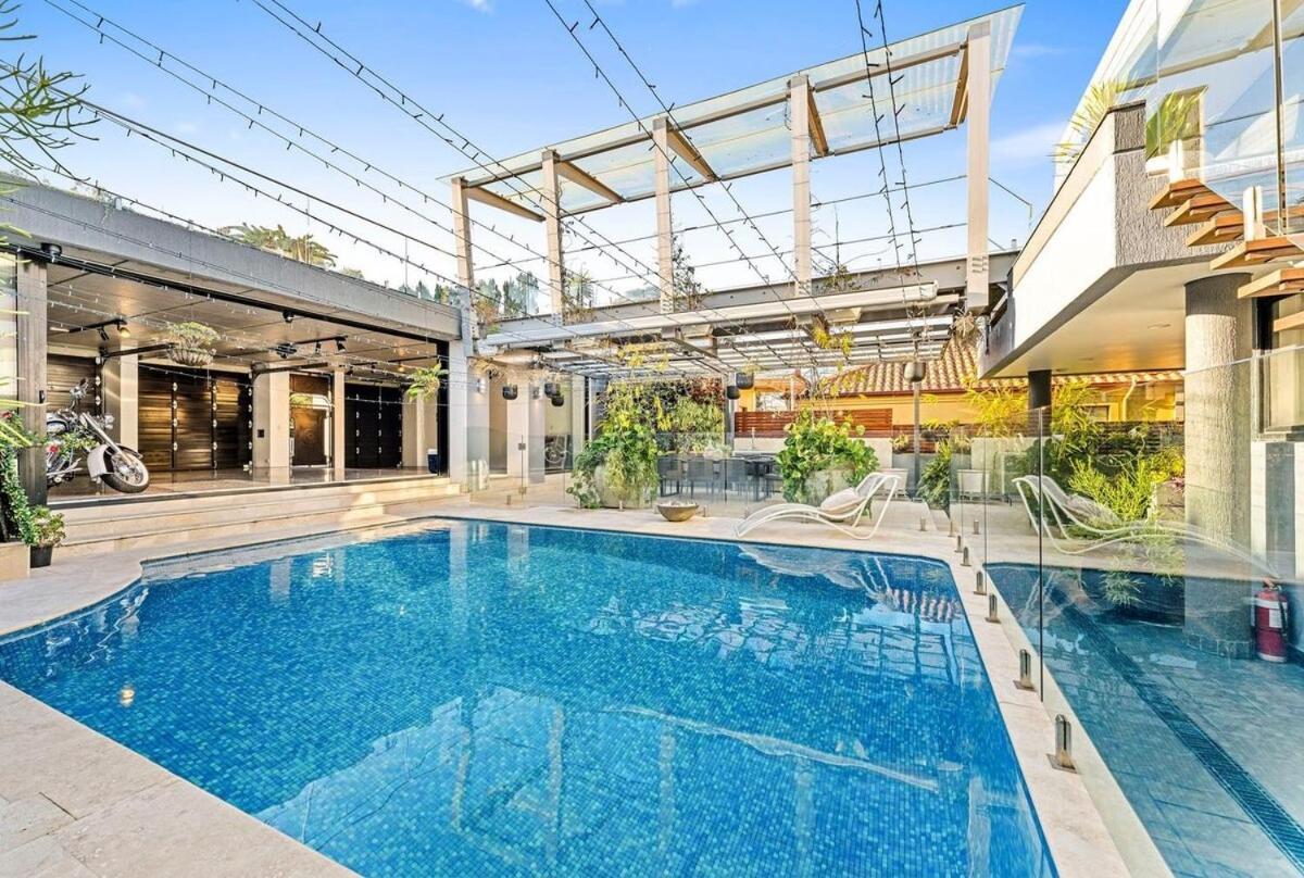 Drummoyne Luxury 5br With Pool & River Views