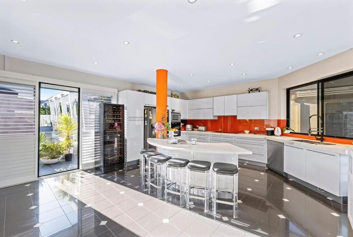 Drummoyne Luxury 5br With Pool & River Views Sydney