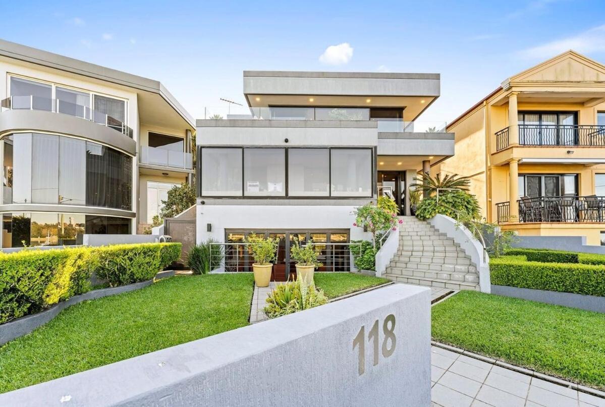 Drummoyne Luxury 5br With Pool & River Views