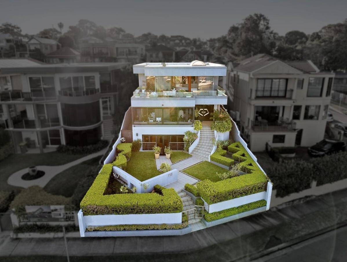 Drummoyne Luxury 5br With Pool & River Views Villa