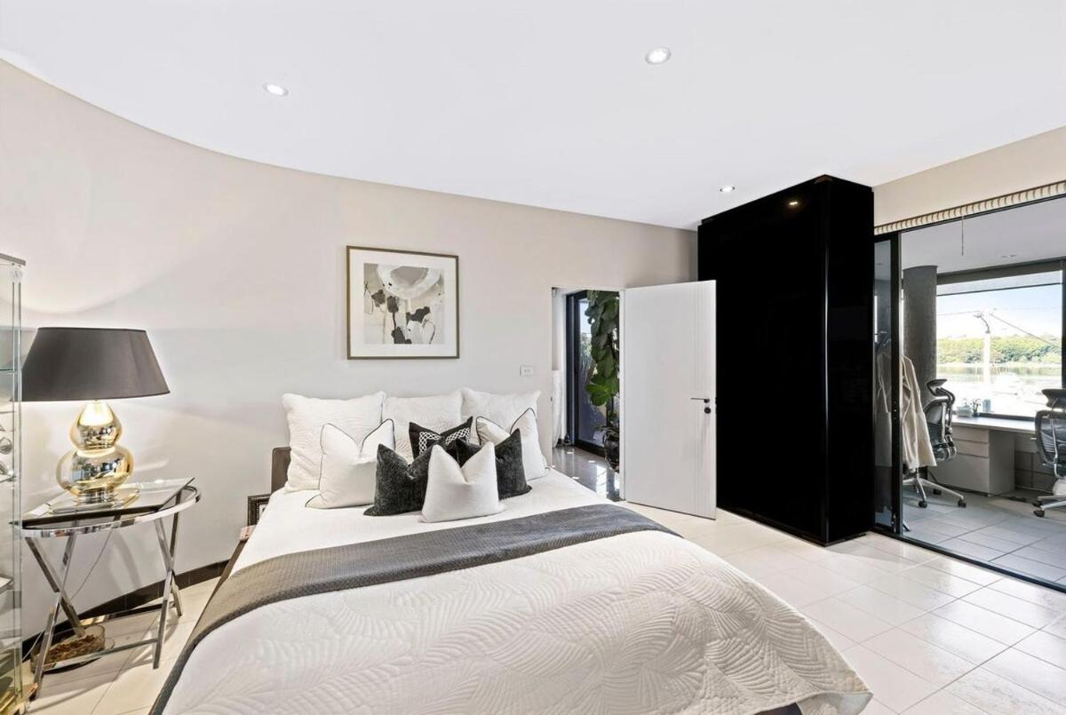 Drummoyne Luxury 5br With Pool & River Views Sydney