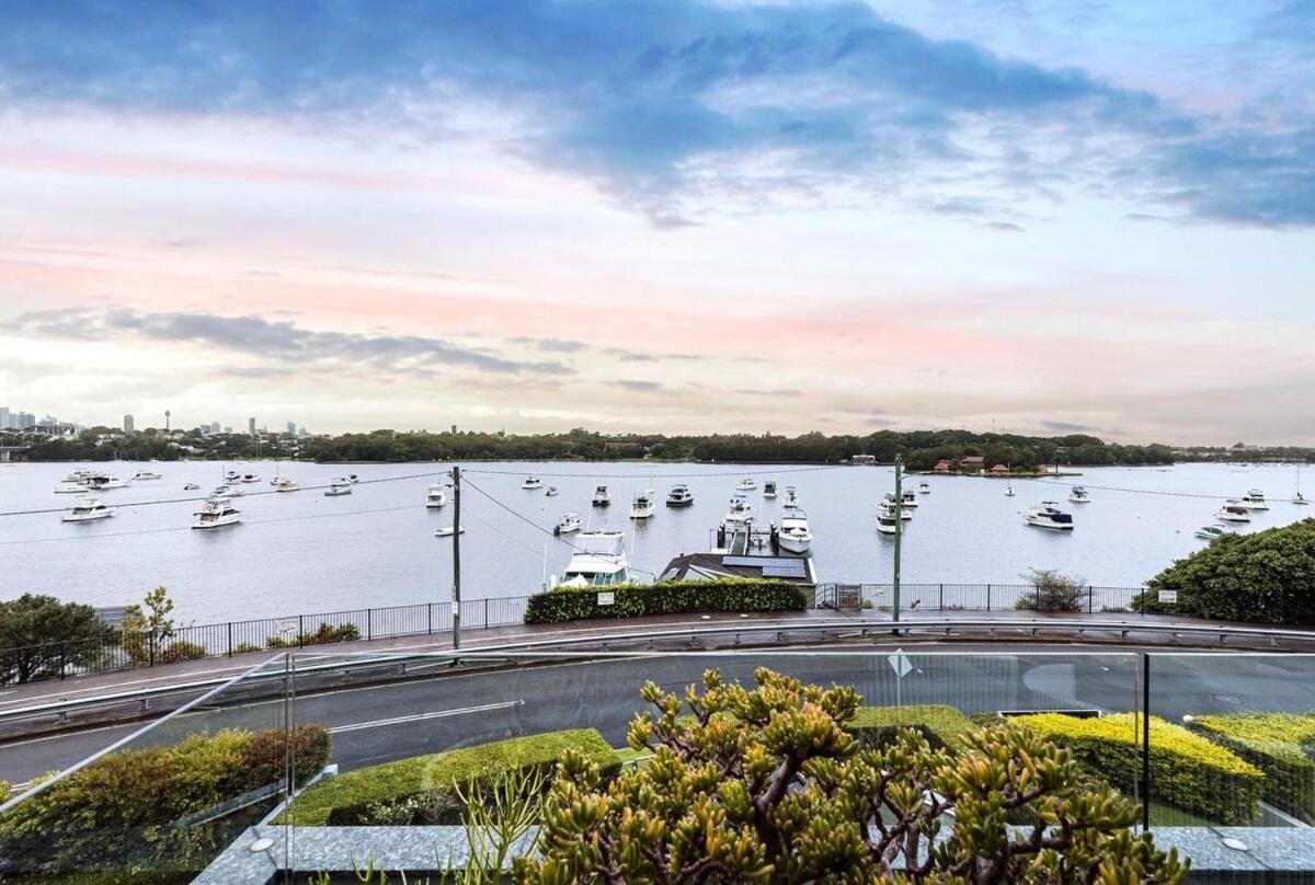 Villa Drummoyne Luxury 5br With Pool & River Views