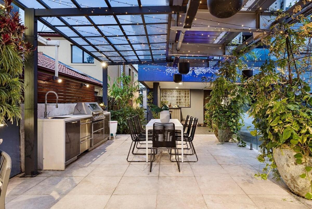 Drummoyne Luxury 5br With Pool & River Views Villa Sydney
