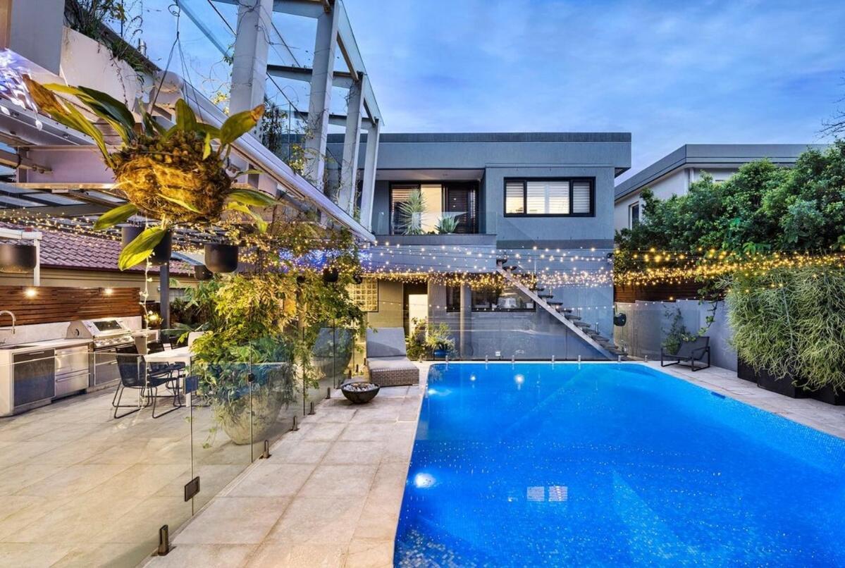 Drummoyne Luxury 5br With Pool & River Views